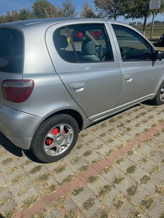 Toyota Yaris бензин