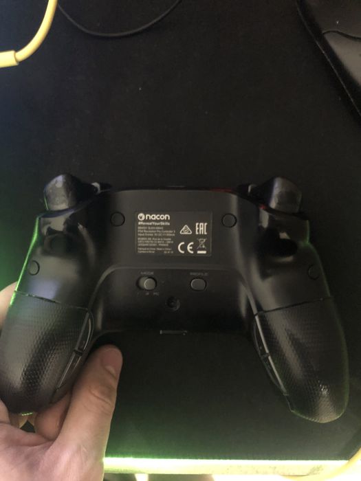 Controller ps4-nacon pro controller 3