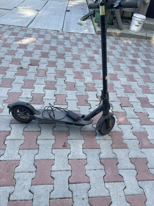 Vând trotineta xiaomi
