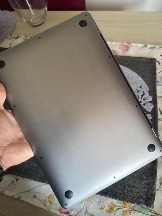 Macbook pro 2020 a2337  M1