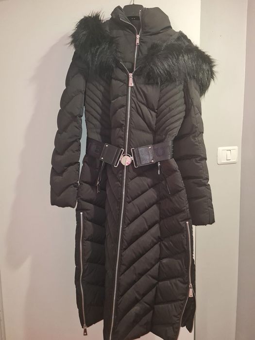 Guess geaca editie lux,  impermeabila, cu puf