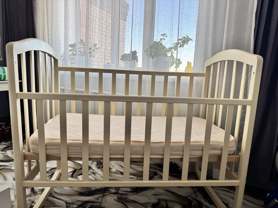 Продам кроватку детскую