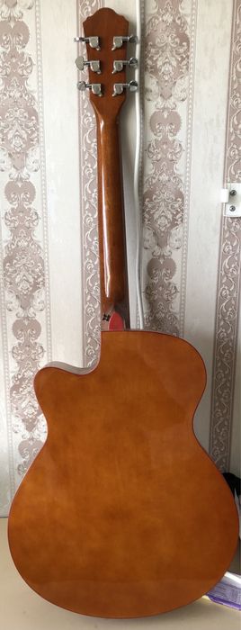 Gitara akusticheskiy