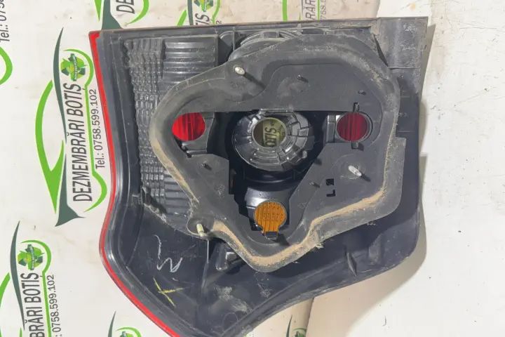 Lampa / Tripla stop stanga pe hayon Toyota Corolla 2004