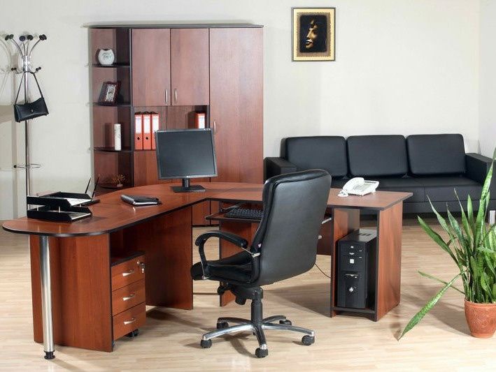 Офисная мебель на заказ. Стол. Шкаф.