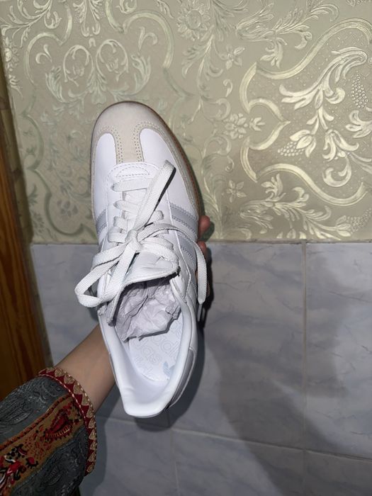 Кроссовки adidas