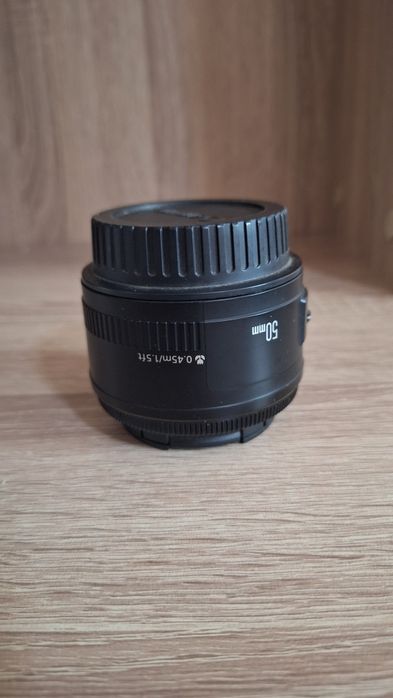 Canon 50/1.8 USM обектив в перфектно състояние