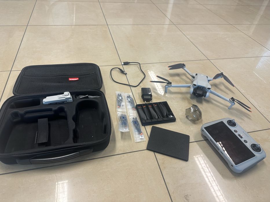 DJI Mini 3 Fly More Combo