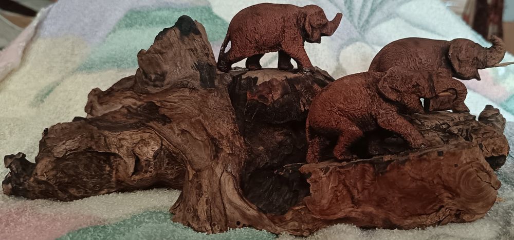 Сувенир из дерева,, Слоны,,