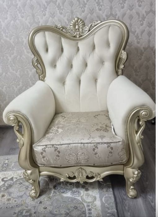 продаёться диван и  кресло состояние новое