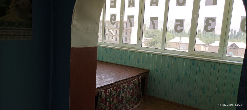 Квартира сотилади 2 хонали. Кирпичный.