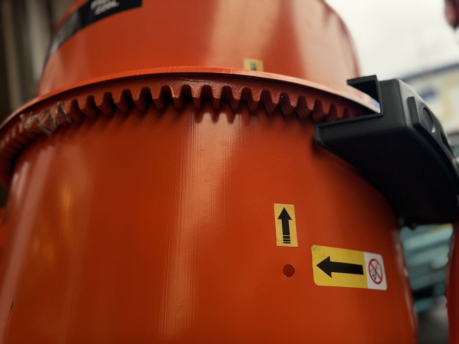 Бетономешалка 220л