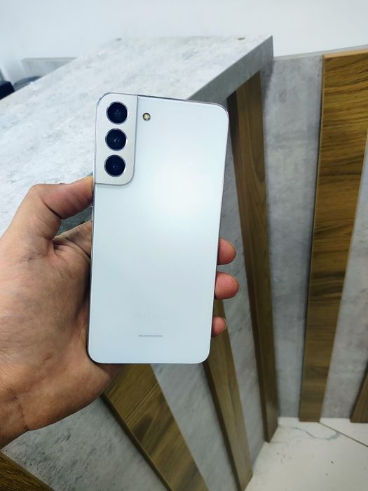 Samsung Galaxy S22+ 256 gb zapchasga sotiladi ekranlari busbutun