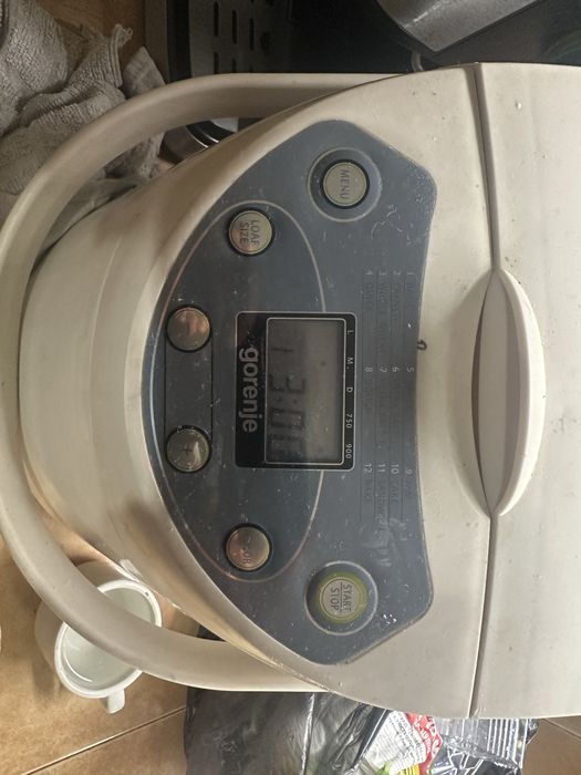 Хлебопекарна Gorenje BM 900W