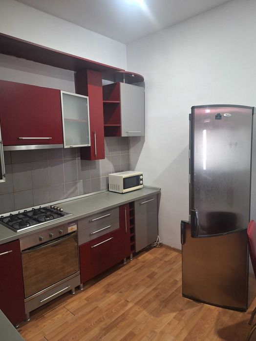 Închiriez casă/vila in Gruia ,zona 7 strazi