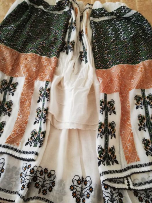 Costum popular oltenesc