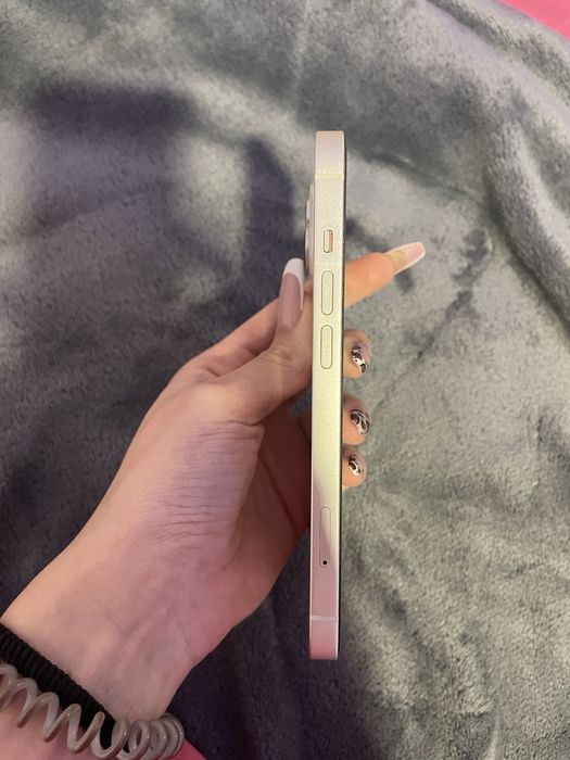 iPhone 14 starlight