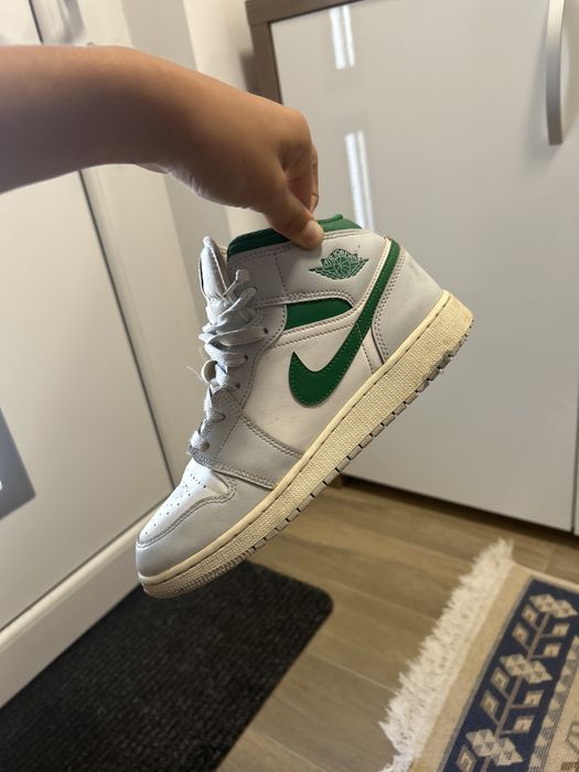 Nike Air Jordan 1 Mid Lucky Green / Pine Green mărimea 40