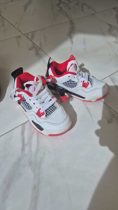 Кроссовки детские