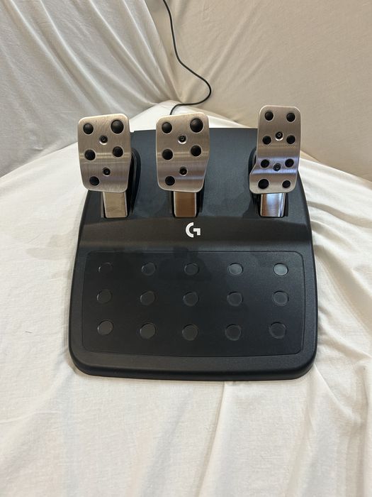 Logitech G923 TRUEFORCE игровой руль (СРОЧНО)
