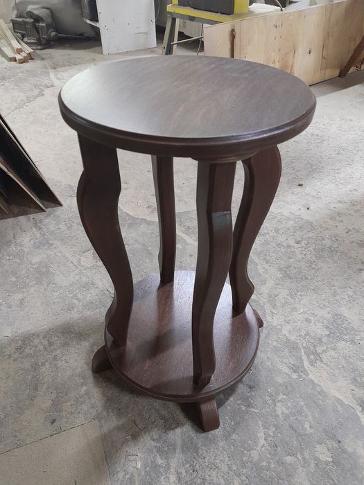 Подставка цвет темный.