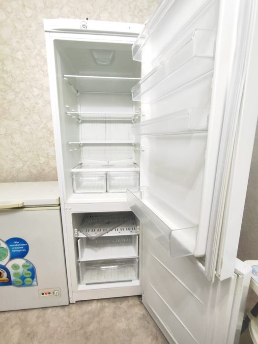 Холодильник Indesit