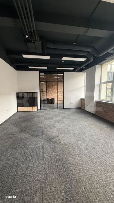 Birou modern 100 mp, cladire clasa A, cu facilitati premium si chetuil