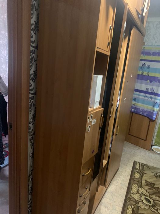 Шкаф с зеркалом  срочно