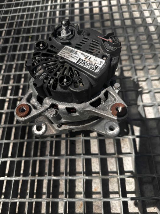 Alternator Renault Clio 4 1.5 DCI cod 231008918R an 2013 - 2017 Dacia Logan 2 Renault Megane 4