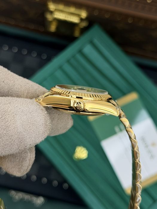 Rolex Date-Just 31mm Gold 18k - ETA -