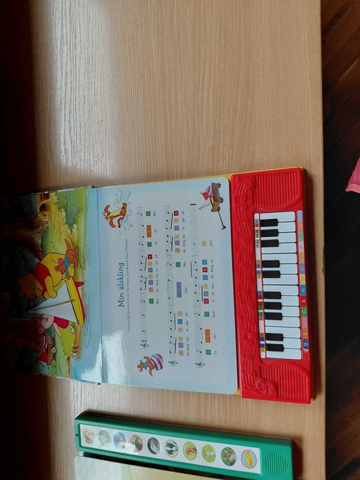 Лот - 2 музикални книги