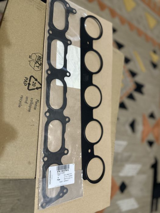 Set garnituri admisie OM Audi RS3/RSQ3 2.5tfsi