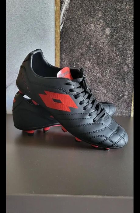 Бутцы футбольные