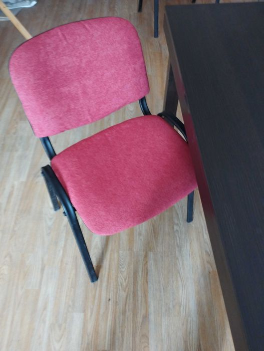 Продавам нови посетителски офис столове