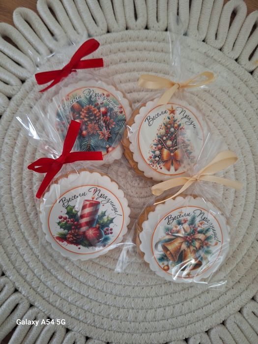 Коледни бисквитки с фонданов принт