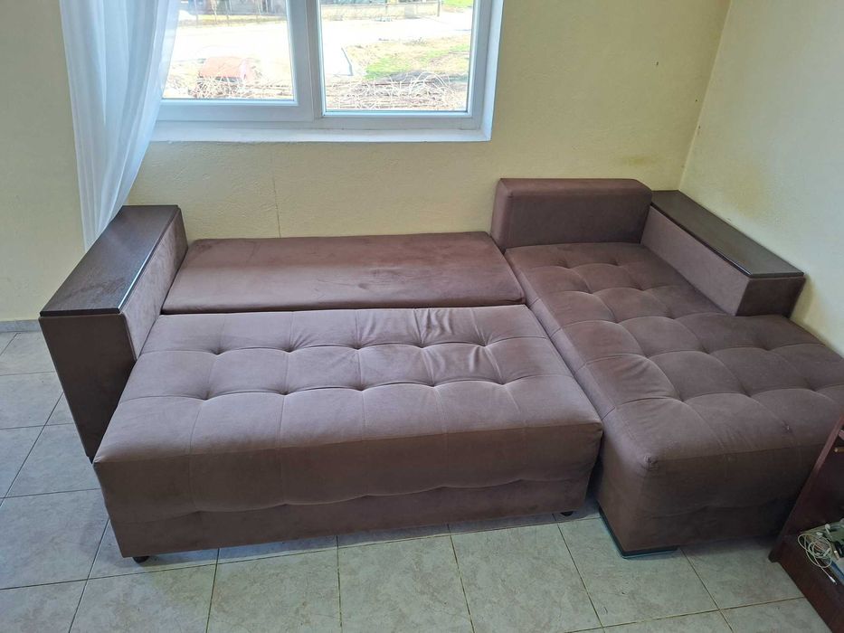 Ъглов  диван купуван е преди 1 година,230 височина на 140 широчина е