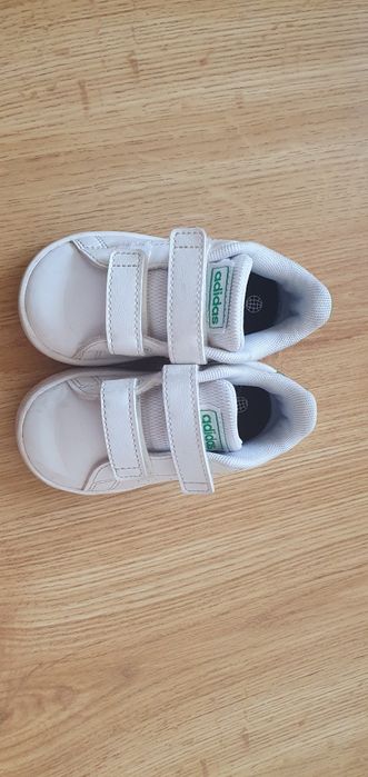 Adidasi marimea 20