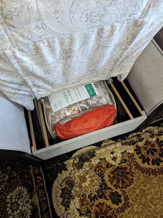 Продам кресло с пуфиком