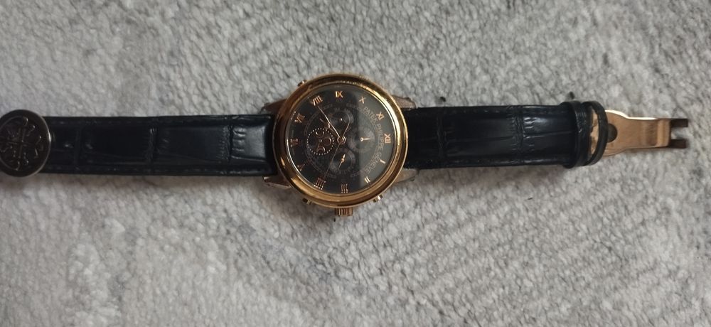 Часы наручные ..