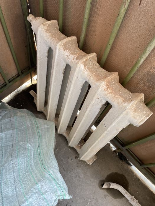 Продам чугунные батареи