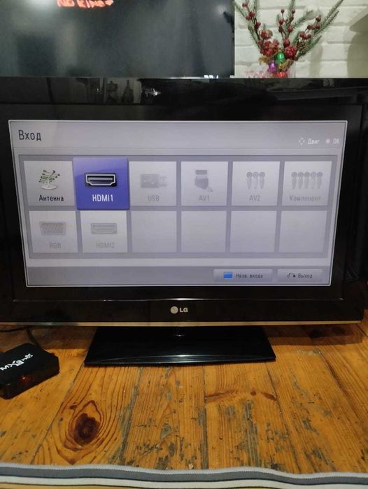 Телевизор LG 94 см.