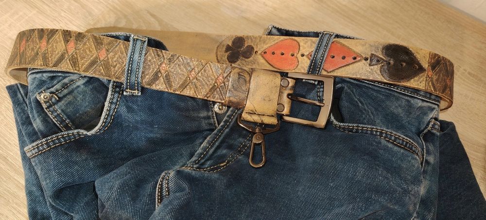 Curea rezistenta piele naturala sculptată manual moto/poker