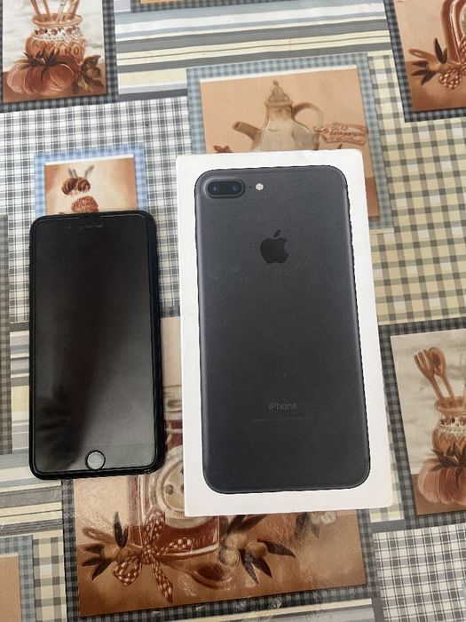 IPhone 7 plus 32GB atpechatka hamma joyi ishlaydi hamma joyi uzinikkki