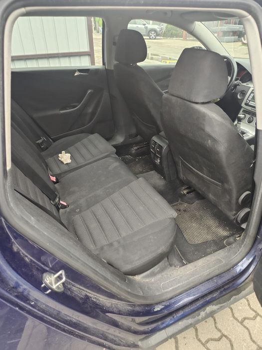 Vând Volkswagen Passat B6