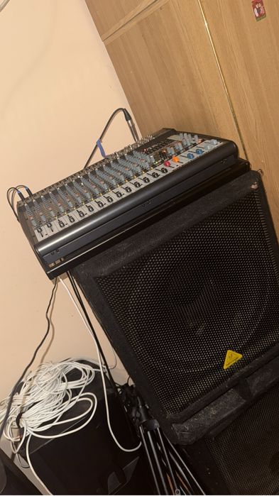Mixer behringer pmp 6000