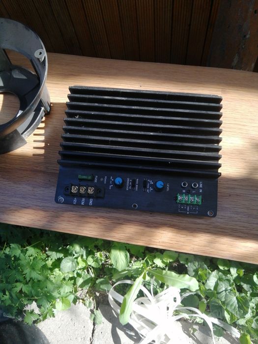 Продам динамик на сабуфер акустика!