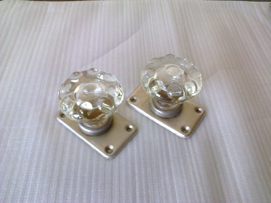 Пара дверных ручек ( стекло,металл)