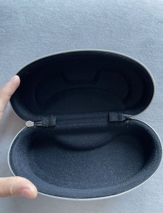 Очки солнцезащитные