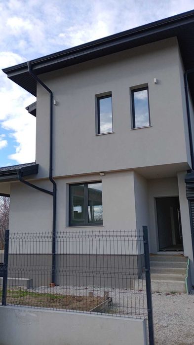 Продава КЪЩА    
град Пловдив, кв. Остромила