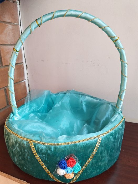 Корзинка на той, продаю потому не нужна